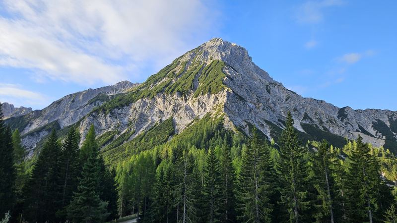 Mittagskogel (2,145 m) via the Bertahütte