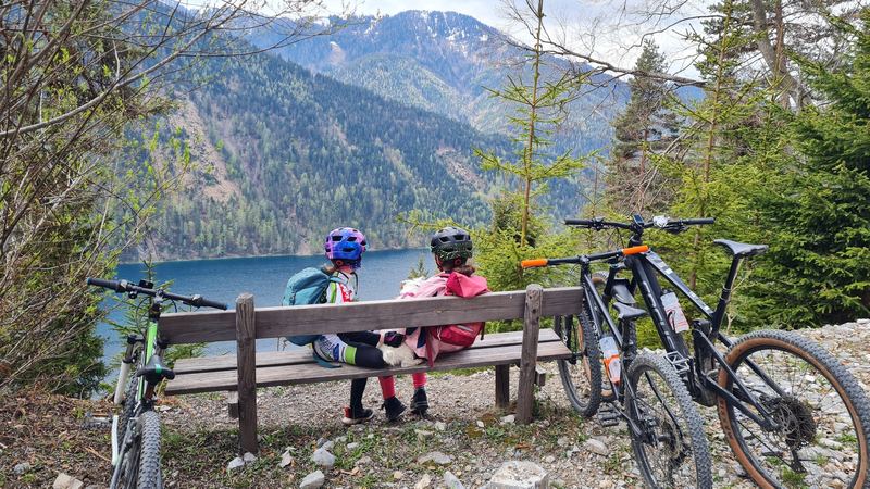 Weissensee Loop with an MTB Trail Descent